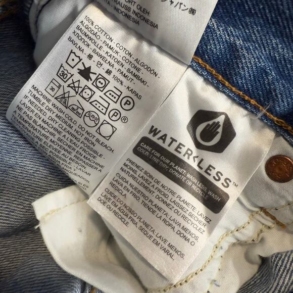 NWT Levis Premium Wedgie Tapered Jeans Women’s Size 25 High Rise Button Fly Fade - Picture 5 of 6